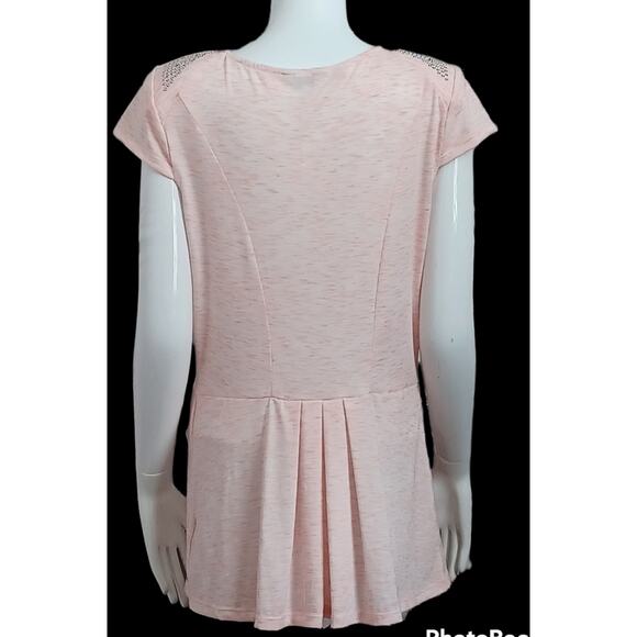 GUESS Short Sleeve Peach Top with Metal Stud Embellishments Size LARGE - Picture 2 of 5